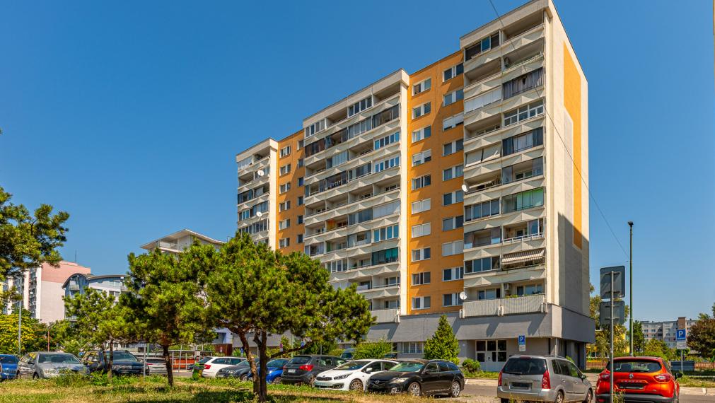 PODZÁHRADNÁ ul. - P. BISKUPICE - SLNEČNÝ 3i BYT - PIVNICA - LOGGIA