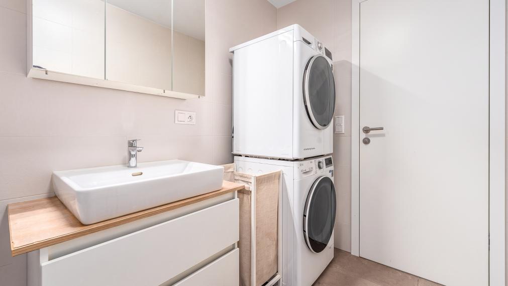 NOVOSTAVBA JARABINKY - MODERNÝ 2i BYT - 2x BALKÓN DO VNÚTROBLOKU - PIVNICA