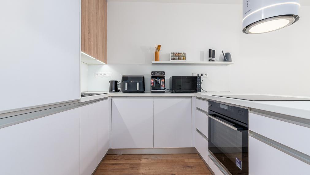 NOVOSTAVBA JARABINKY - MODERNÝ 2i BYT - 2x BALKÓN DO VNÚTROBLOKU - PIVNICA