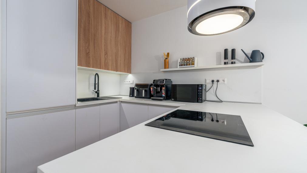 NOVOSTAVBA JARABINKY - MODERNÝ 2i BYT - 2x BALKÓN DO VNÚTROBLOKU - PIVNICA