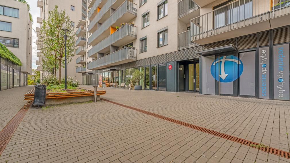 NOVOSTAVBA JARABINKY - MODERNÝ 2i BYT - 2x BALKÓN DO VNÚTROBLOKU - PIVNICA