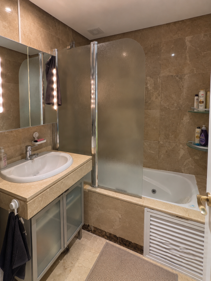 SVETLÝ 2i APARTMÁN S TERASOU 25M2 - TURISTICKÁ LICENCIA - 6 BAZÉNOV
