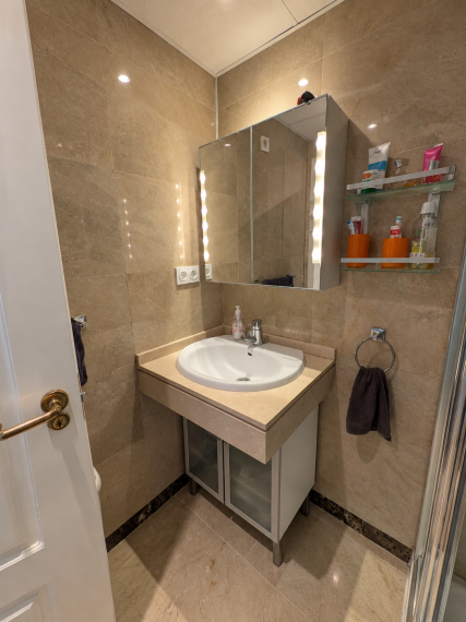 SVETLÝ 2i APARTMÁN S TERASOU 25M2 - TURISTICKÁ LICENCIA - 6 BAZÉNOV