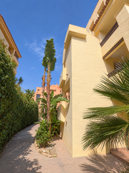 SVETLÝ 2i APARTMÁN S TERASOU 25M2 - TURISTICKÁ LICENCIA - 6 BAZÉNOV