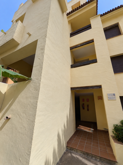 SVETLÝ 2i APARTMÁN S TERASOU 25M2 - TURISTICKÁ LICENCIA - 6 BAZÉNOV