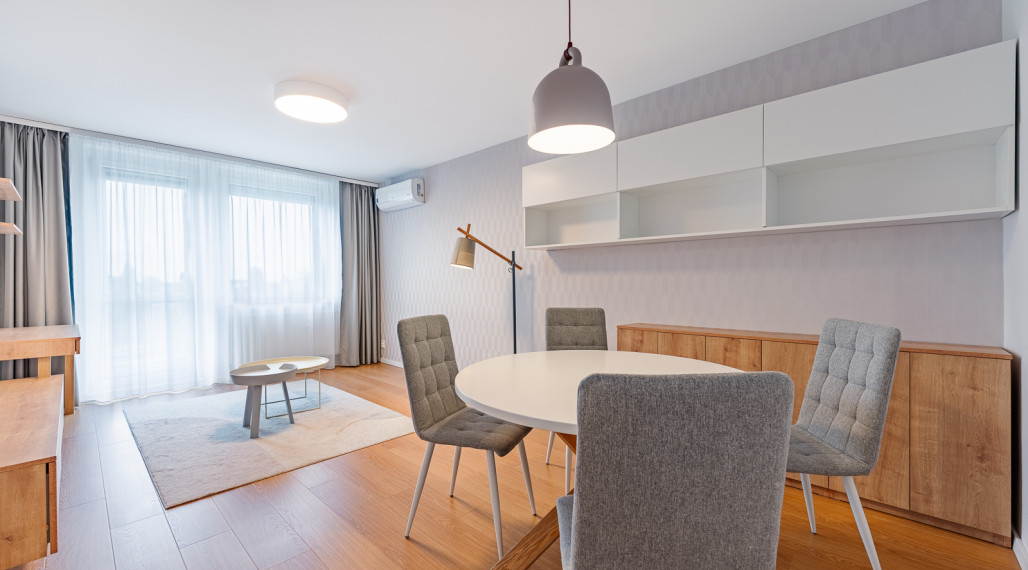 REZERVOVANÉ ! KRÁSNY ZREKONŠTRUOVANÝ 4i BYT - NEZÁBUDKOVA ul. - PIVNICA - LOGGIA