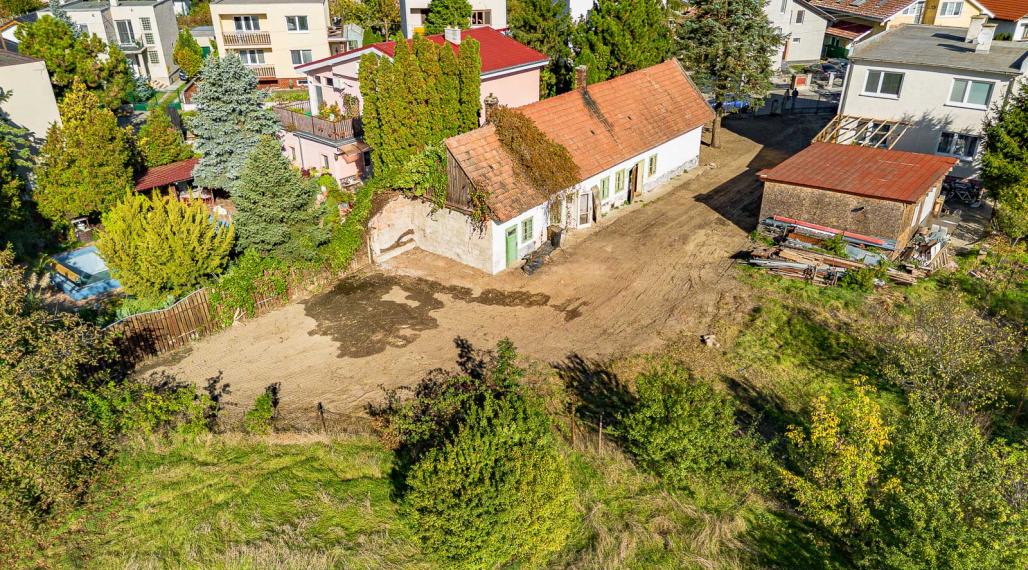 STAVEBNÝ POZEMOK - MOST PRI BRATISLAVE - 857M2 - POKOJNÁ ČASŤ OBCE