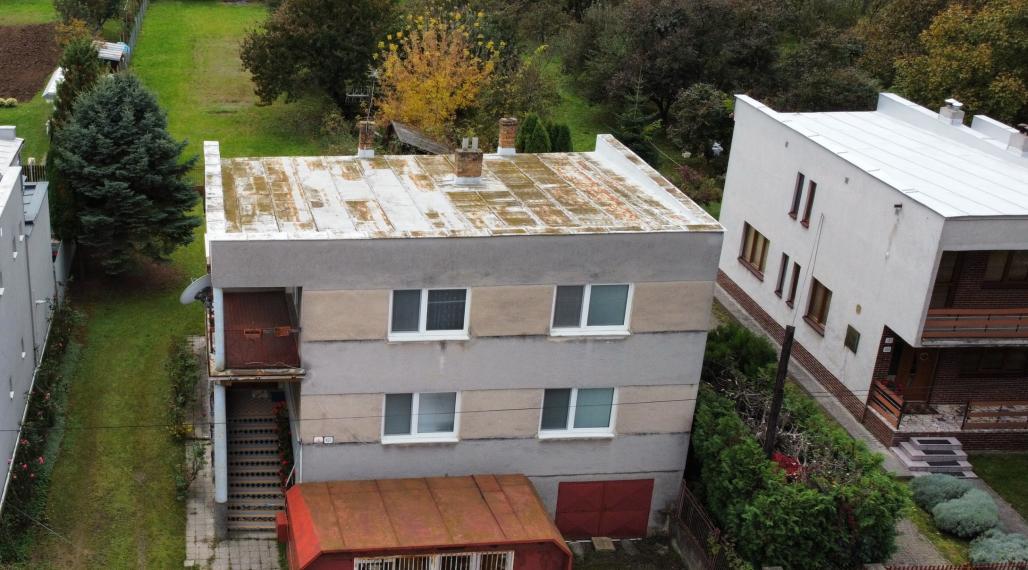 MICHALOVCE - SAMOSTATNE STOJACI 6i RD - PODPIVNIČENÝ - POZEMOK 1824M2