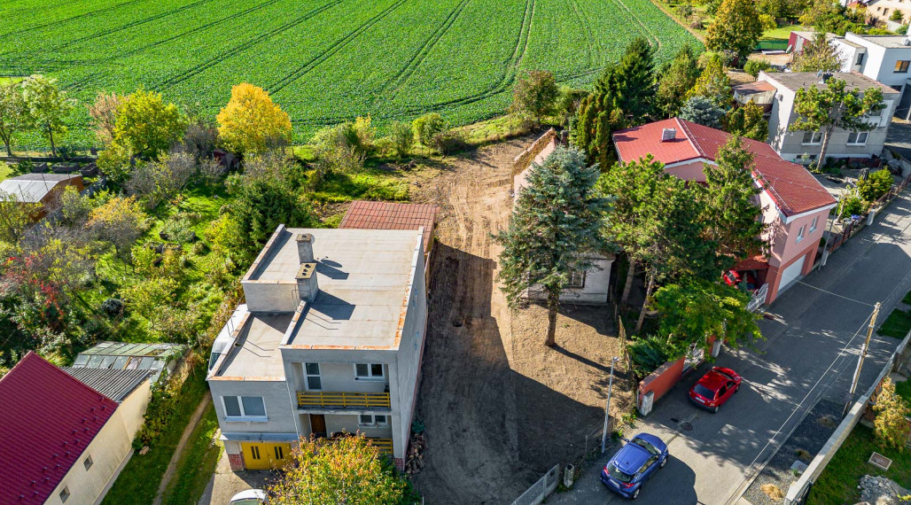 STAVEBNÝ POZEMOK - MOST PRI BRATISLAVE - 869M2