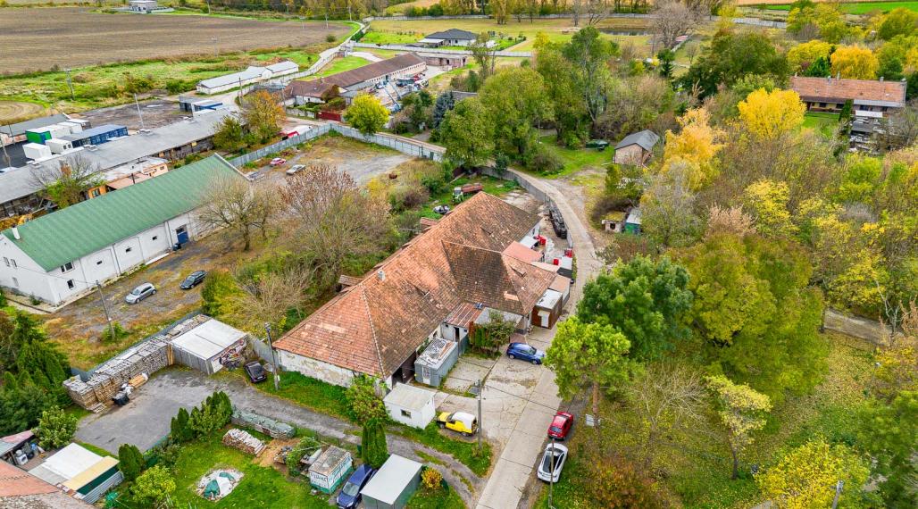 LÚČNY DVOR - INVESTIČNÝ STAVEBNÝ POZEMOK - 2495M2