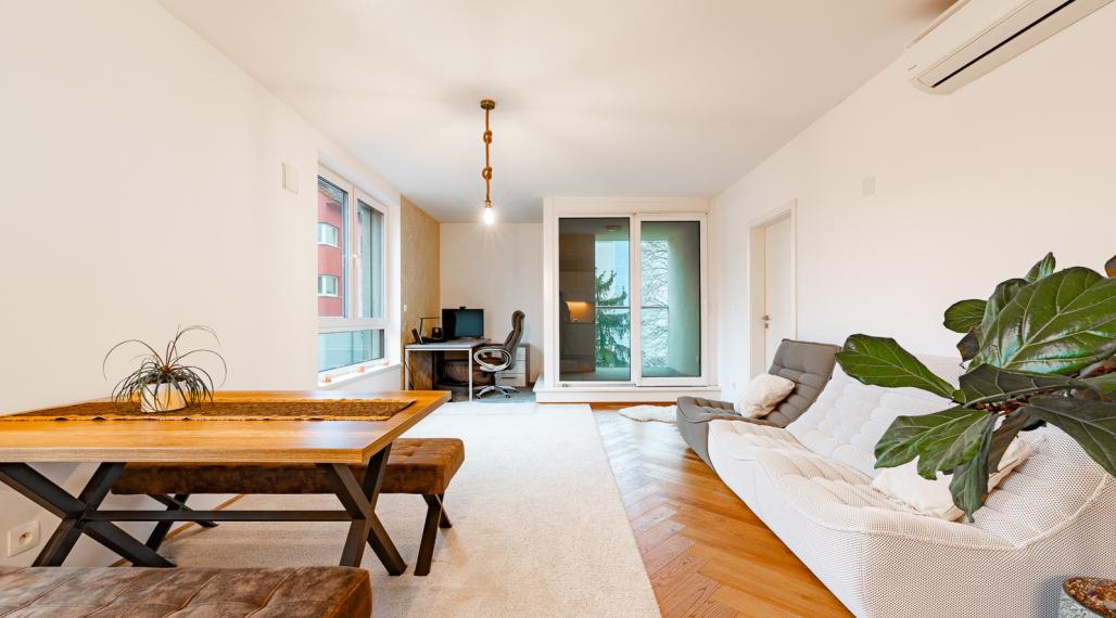 NOVOSTAVBA SOFORA - SLNEČNÝ 2i BYT S LOGGIOU