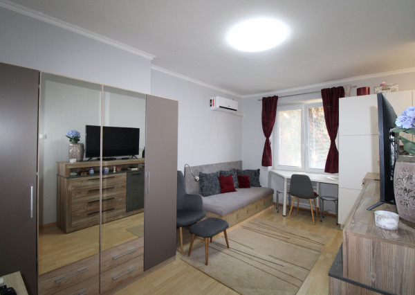 PREDANÉ ! ŠAMORÍN - PREROBENÁ GARSÓNKA S PIVNICOU - ZARIADENIE V CENE