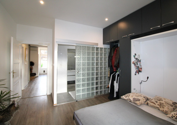 PREDANÉ ! ZOCHOVA ul. - KOMPLET ZREKONŠTRUOVANÝ 2i BYT S BALKÓNOM DO VNÚTROBLOKU