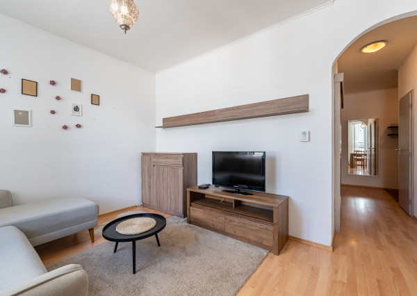 VAJANSKÉHO ul.- STUPAVA - ZARIADENÝ 2,5i BYT S FRANCÚZSKYM BALKÓNOM V TICHEJ LOKALITE