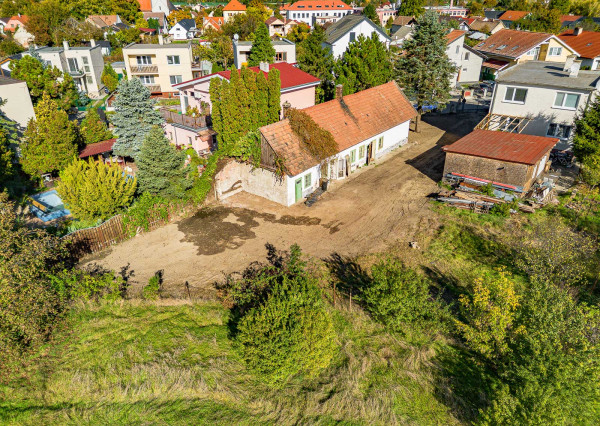 STAVEBNÝ POZEMOK - MOST PRI BRATISLAVE - 857M2 - POKOJNÁ ČASŤ OBCE