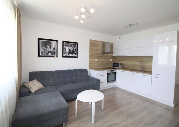 PRI HRUBEJ LÚKE - ZARIADENÝ 2i BYT S PIVNICOU - PARKOVACIE MIESTO V GARÁŽI