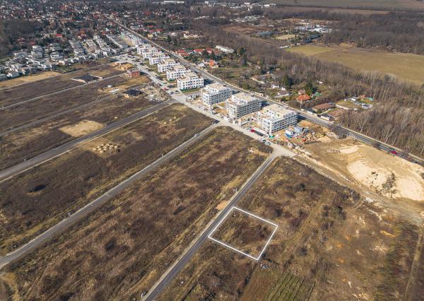 STAVEBNÝ POZEMOK - IVANKA p. DUNAJI - DOMBALE - 586M2